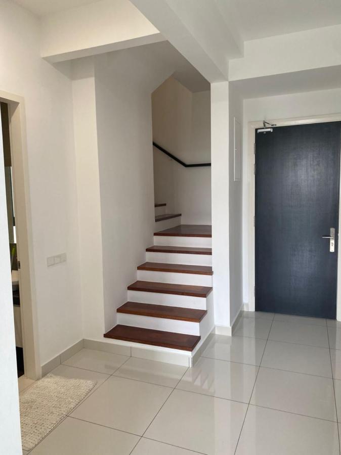 Eco Nest 3 Bedroom Duplex Apartment Nusajaya  Exteriér fotografie
